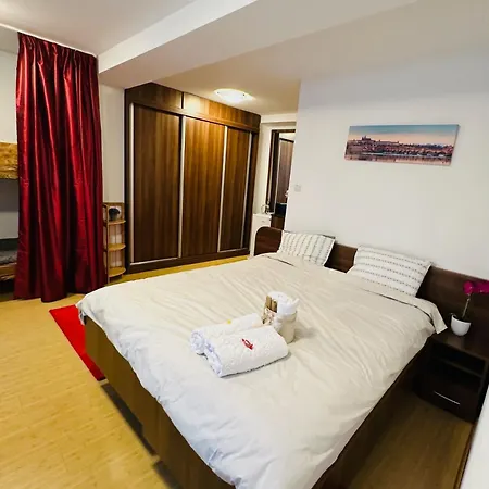 Place * Μπρασόβ